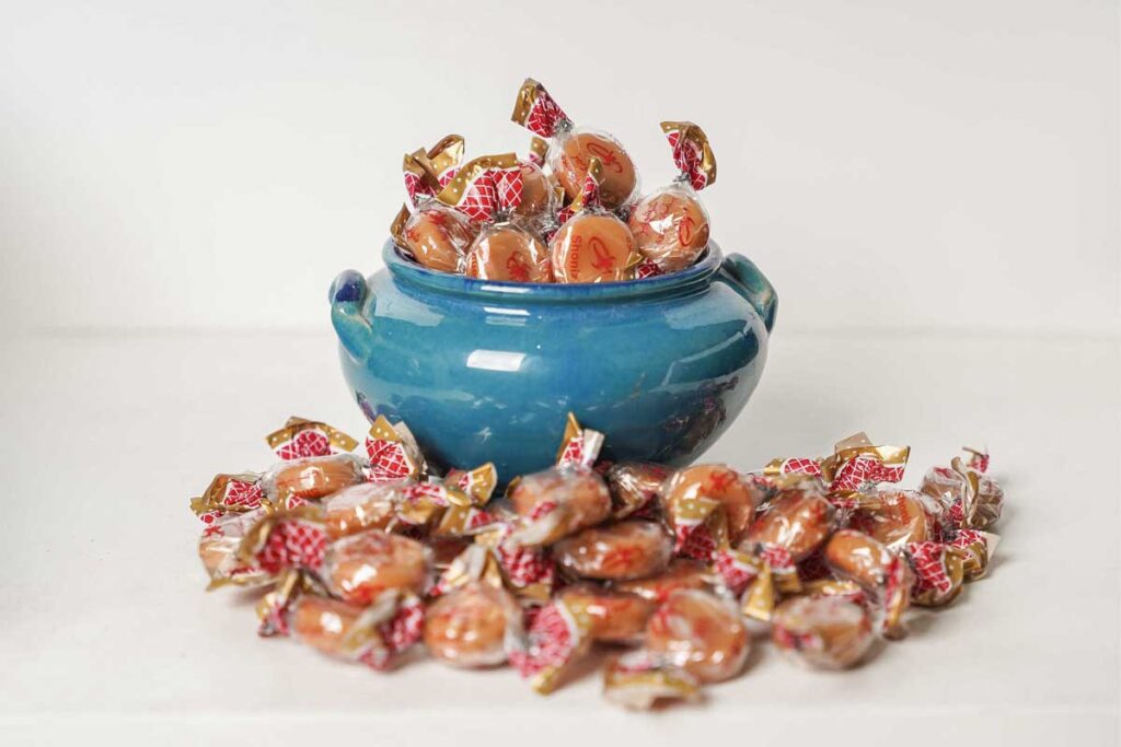 آب نبات شیری